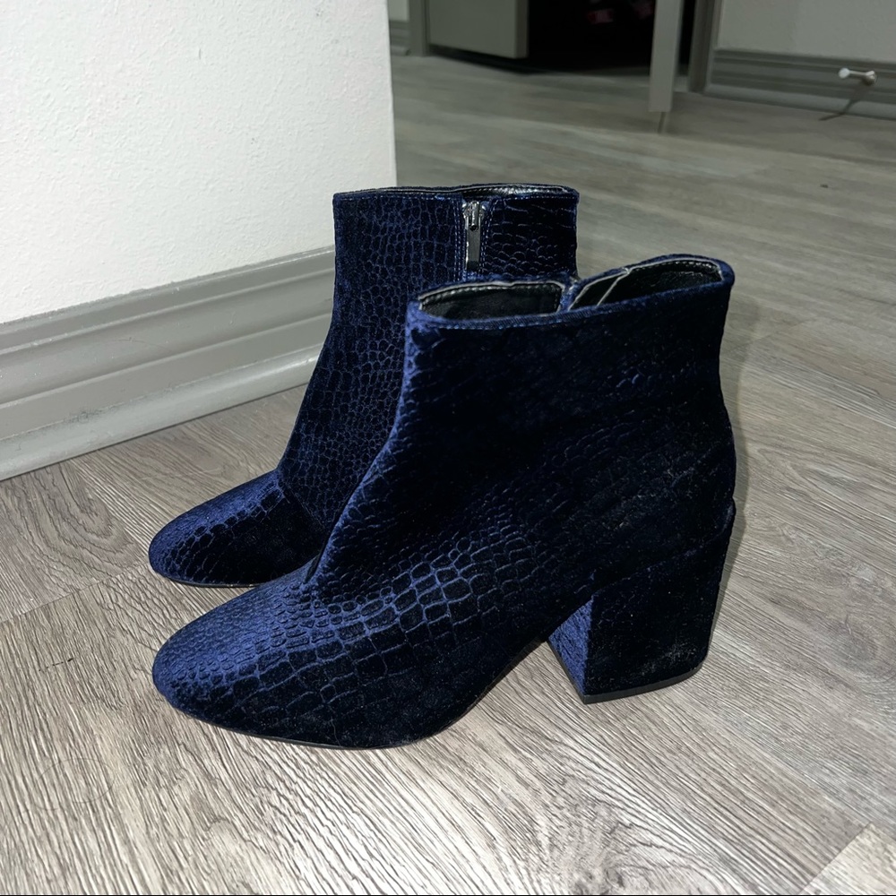 French Connection Dilvla Women's Boots Navy Velvet Size 8.5